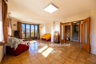  Maison � vendre 7 pi�ces 210 m� Guillestre