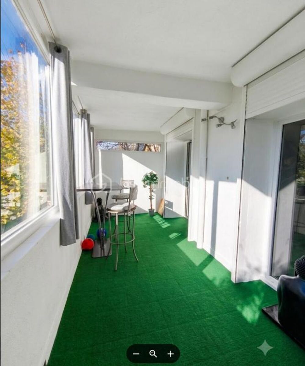Maison de ville 175 m² avec jardin et garage : 1 appt T4 133 m² et un studio de 33 m²