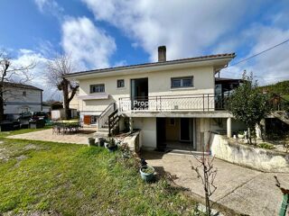  Maison  vendre 8 pices 200 m