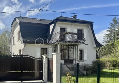   Maison Mansart sur 1277m2 de terrain Propri�t�/ch�teau - 6 pi�ce(s) - 127 m�