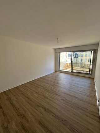  Appartement à louer 3 pièces 63 m²