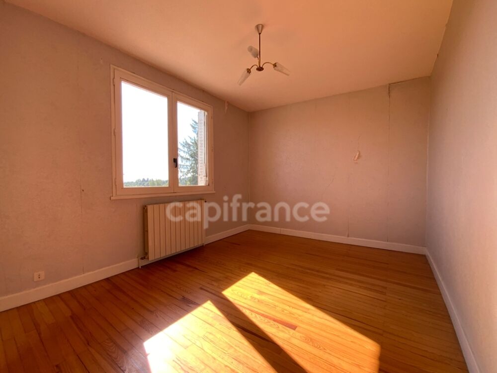 Vente Maison Proche du centre de ST GERMAIN LAVAL   MAISON de 120 M2 avec terrain arborée de 2000 m2 avec sa très belle vue Saint germain laval