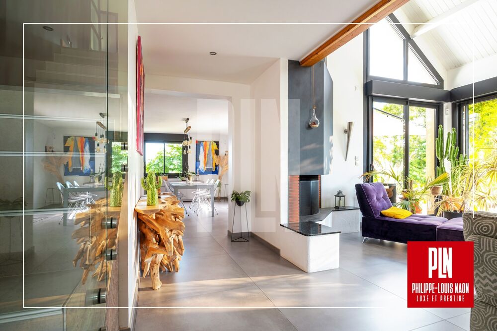 MAISON D'ARCHITECTE DE 5 CHAMBRES AVEC GRANDS VOLUMES ET JARDIN EXOTIQUE