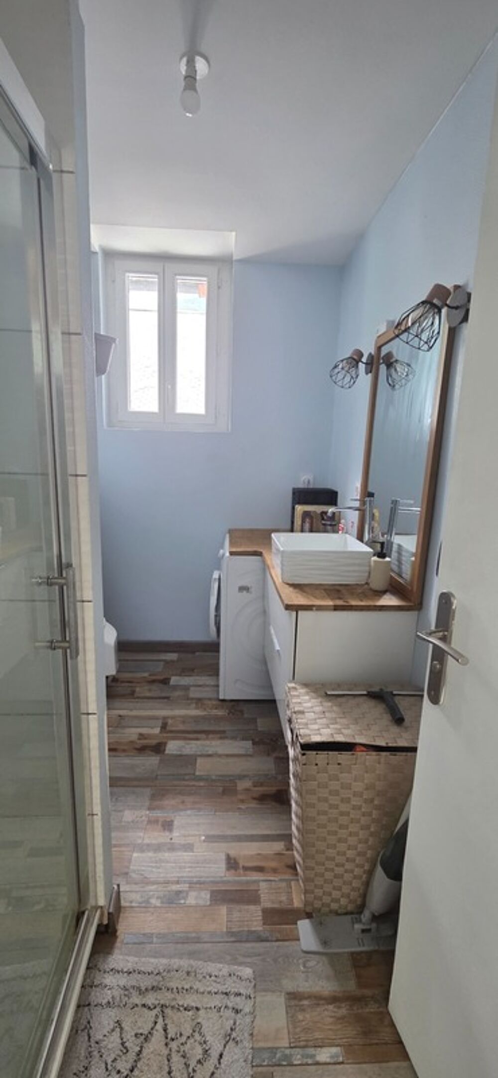 Appartement T2, rénové entièrement, 85m², mezzanine, centre de LARUNS (64)