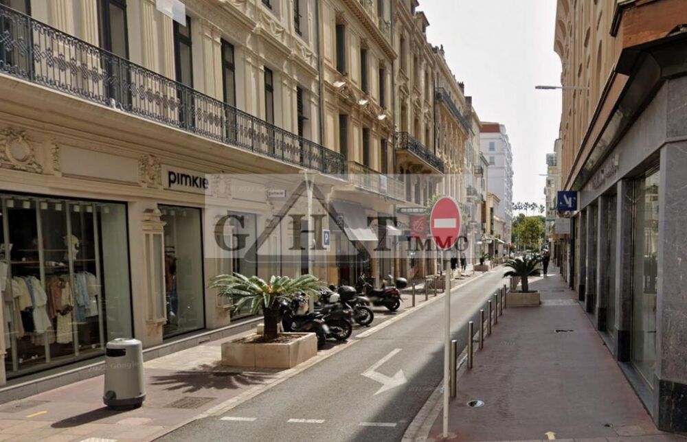   LOCAL CANNES EMPLACEMENT N°1 A LOUER 