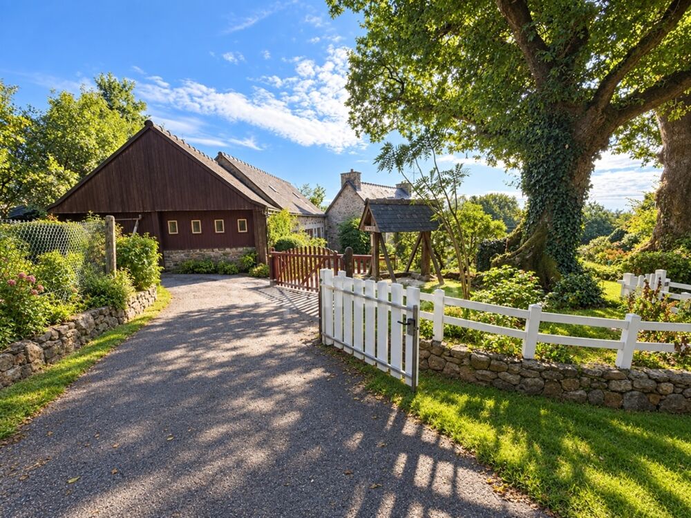 Maison à vendre 7 pièces proche de HUELGOAT (29)