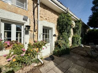 Maison 4 pièces 160 m² · à Fenioux · 160 m² · 184 800 €
