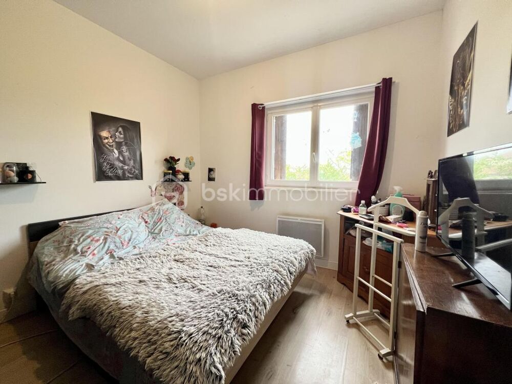 À vendre  Maison de 76 m² louée 660 €/mois  Spécial investisseur  Saint-Aigulin centre