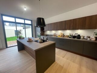  Maison à vendre 8 pièces 222 m²