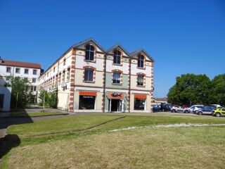  Immeuble  vendre 15 + pices 2000 m