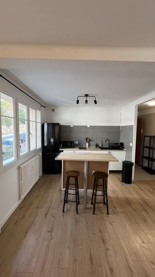  Appartement à louer 2 pièces 44 m²