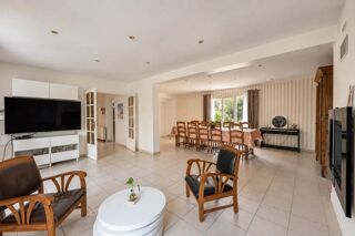  Propriété/château à vendre 8 pièces 201 m²