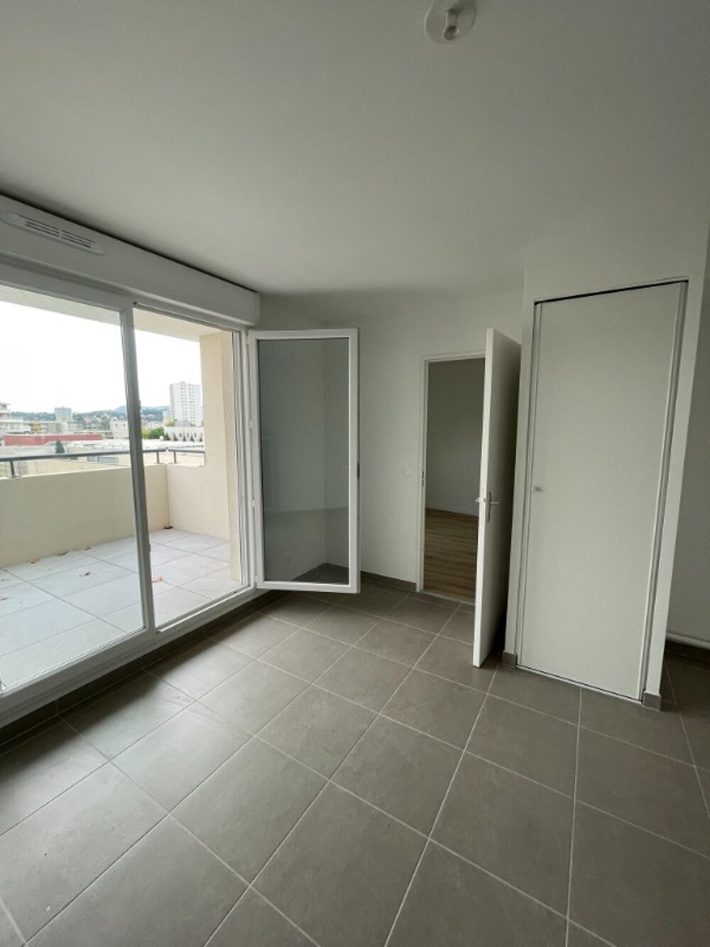 Location Appartement T2 avec terrasse et parking à La Seyne Sur Mer La seyne sur mer