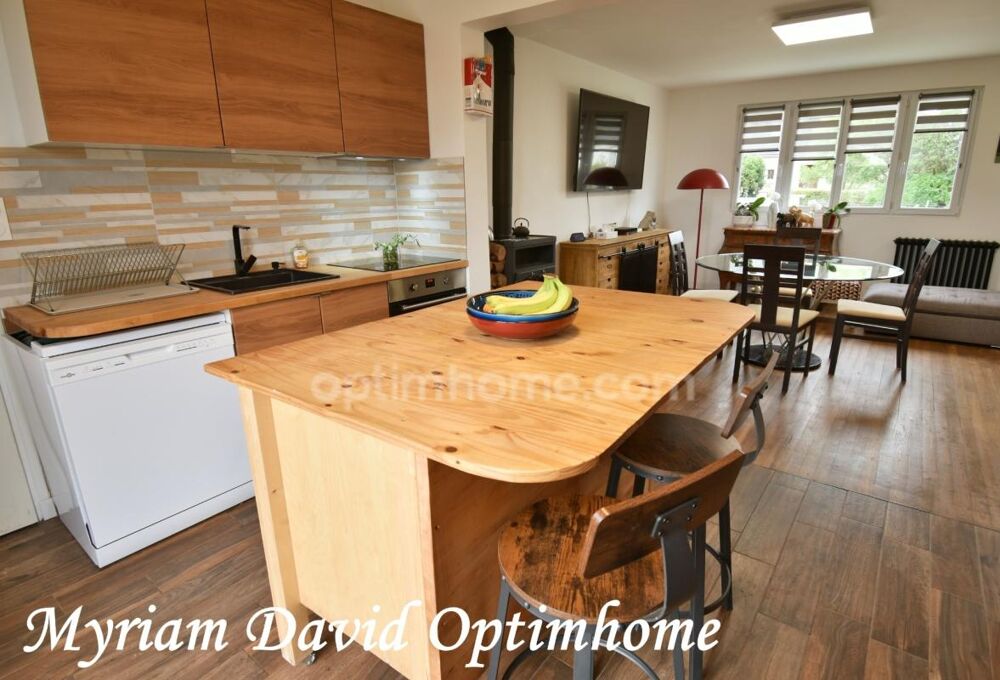 Vente Maison Maison entièrement rénovée 110 m² – 4 chambres – DPE C – Terrain 1 340 m² – Proche bourg de Plouray Plouray
