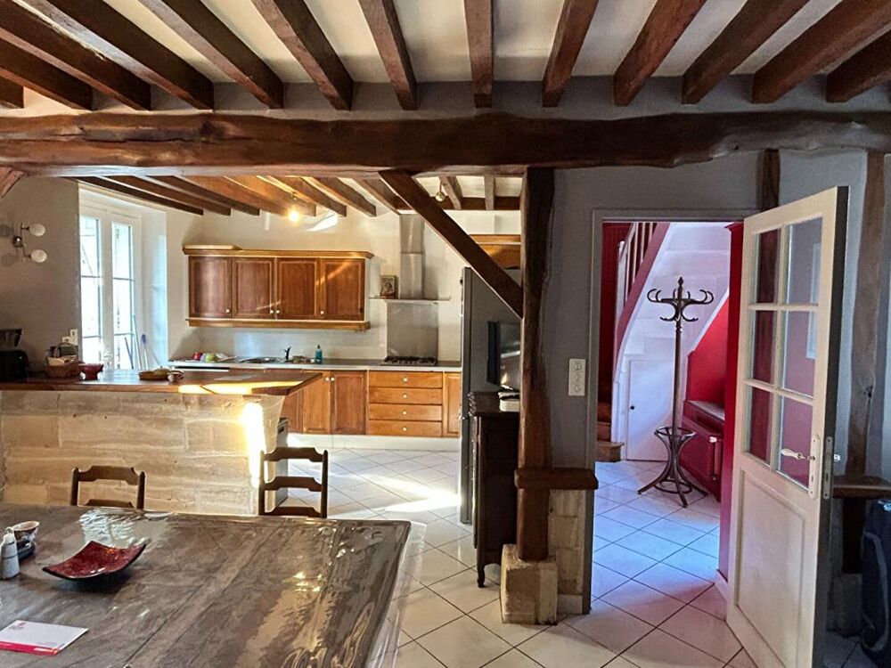 CHARMANTE MAISON EN PIERRES DE 7 PIECES, 5 CHAMBRES