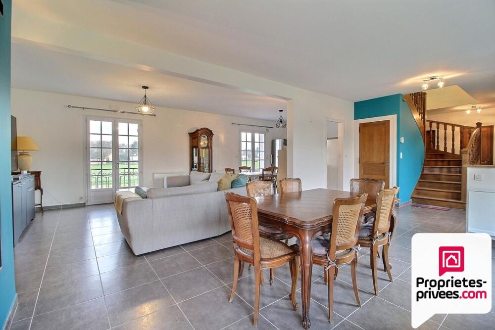 Vente Maison 1h15 de Paris - A VENDRE SPACIEUSE MAISON 8 PIECES, SOUS-SOL, PISCINE, TERRAIN 4350  m² Villemandeur