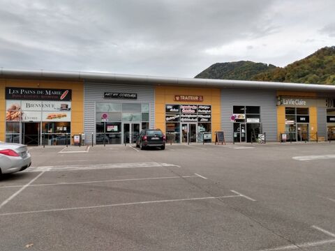 Dpt Is&egrave;re (38), &agrave; louer TENCIN Local commercial 100 m&sup2; 1175 38570 Tencin