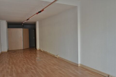   Dpt Haute Garonne (31), à louer SAINT GAUDENS Local commercial de 80m2 