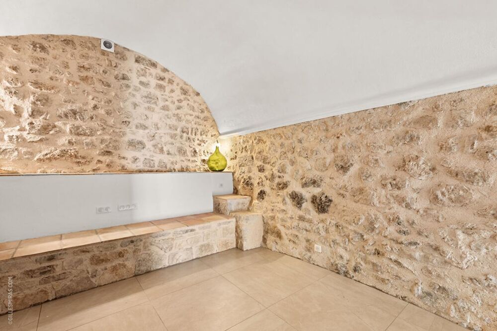 Superbe appartement rénové avec 2 terrasses au coeur du villagets