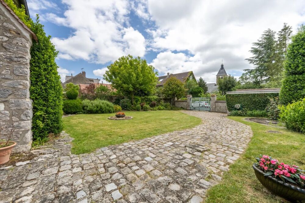 Maison de 8 pièces de 235 m² à Dammartin-en-Serve