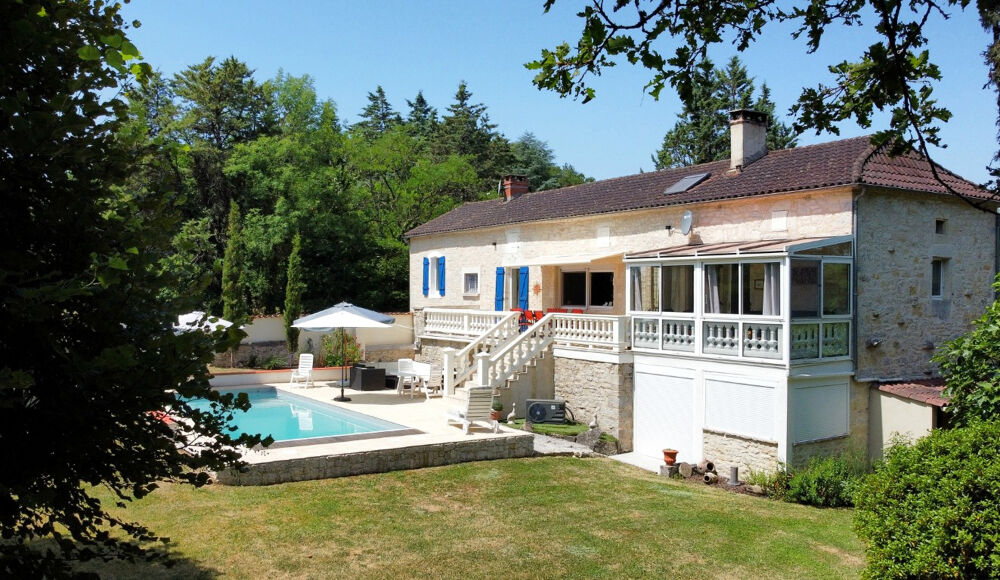 Vente Maison Maison en pierre rénovée 230 m² - 6 chambres - piscine - terrain 5 000 m² à 10 min de Cahors Cahors