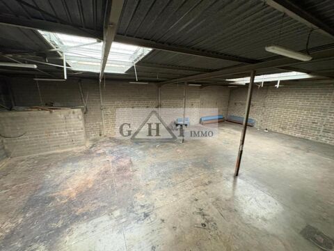 ENTREPOT 530 M&sup2; +DE  TERRAIN 5204 M&sup2; A SAVIGNY LE TEMPLE A VENDRE 1400000 77176 Savigny le temple