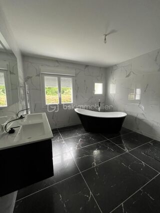  Maison  vendre 7 pices 182 m