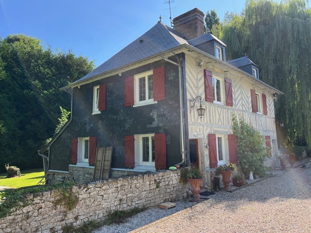 joli manoir de 156 M2 en surface utile avec son annexe sur une terrain d'1,3 hectares arboré