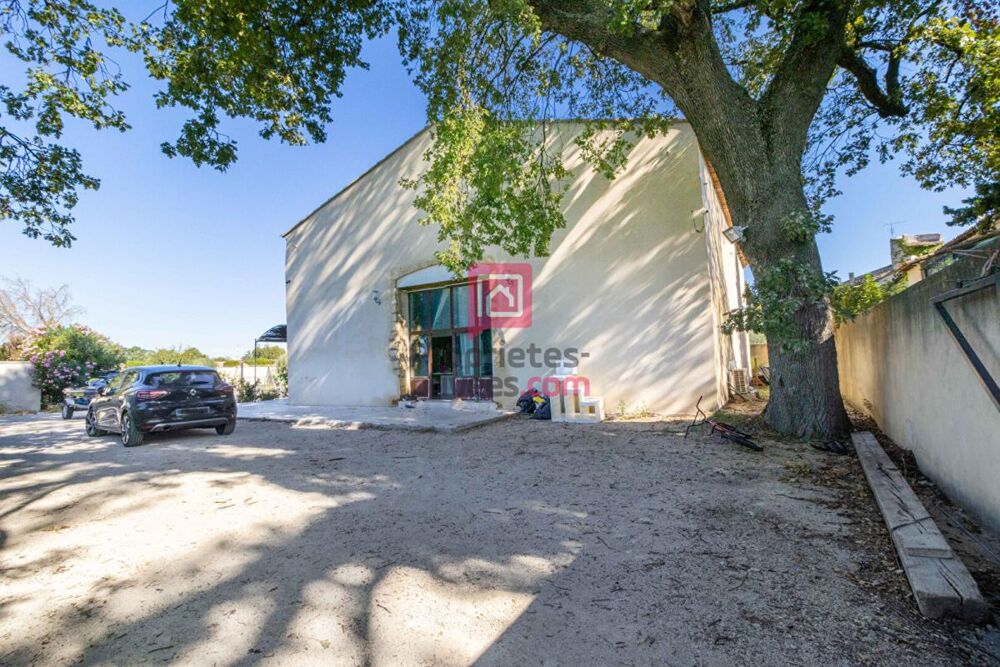 Vente Maison Villa avec piscine 4 chambres 240 m2, 1200m2 de terrain Le pontet