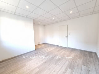  Immeuble à vendre 15 + pièces 350 m²