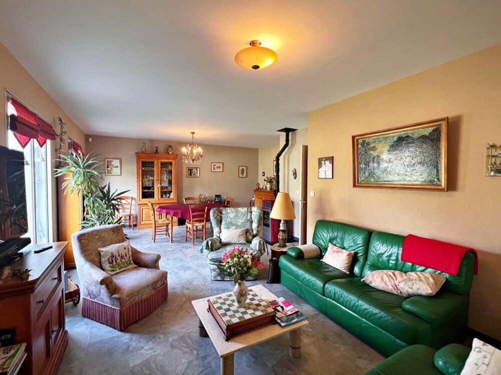 Maison à vendre 6 pièces CHAPTELAT (87)