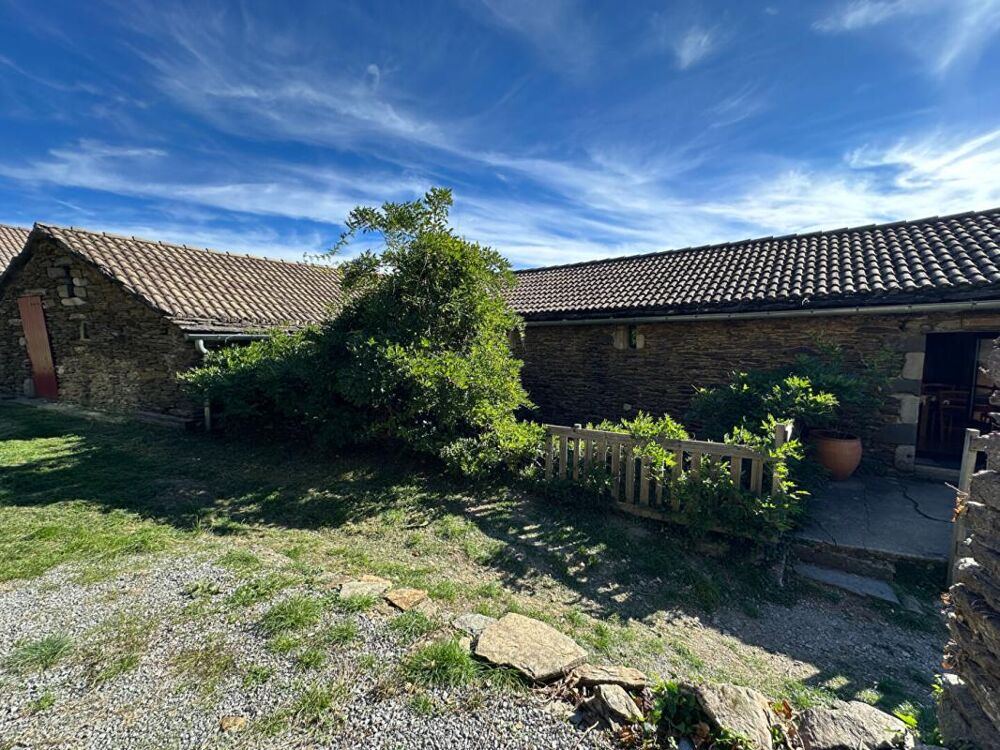 Maison Saint Andre Lachamp 16 pièce(s) 300 m2