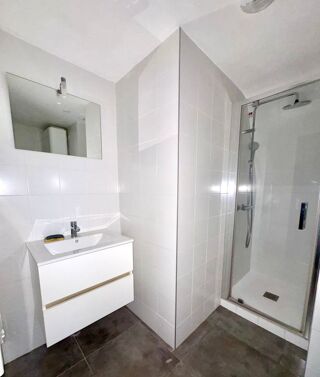  Appartement à louer 1 pièce 40 m²
