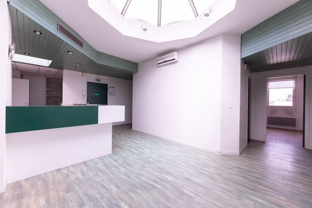 PAU (64) - Place de Verdun - À vendre bureaux ou appartement de 235m2