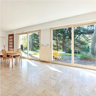Vente Maison LA BAULE-MAISON 216 M² – TERRAIN 1 160 M² – JARDIN-CAVE-DEPENDANCE -GARAGE-À PROXIMITÉ DE LA PLAGE ET DES COMMERCES DE L'AV L'AJ La baule escoublac