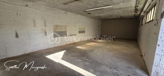  Immeuble � vendre 12 pi�ces 1300 m�