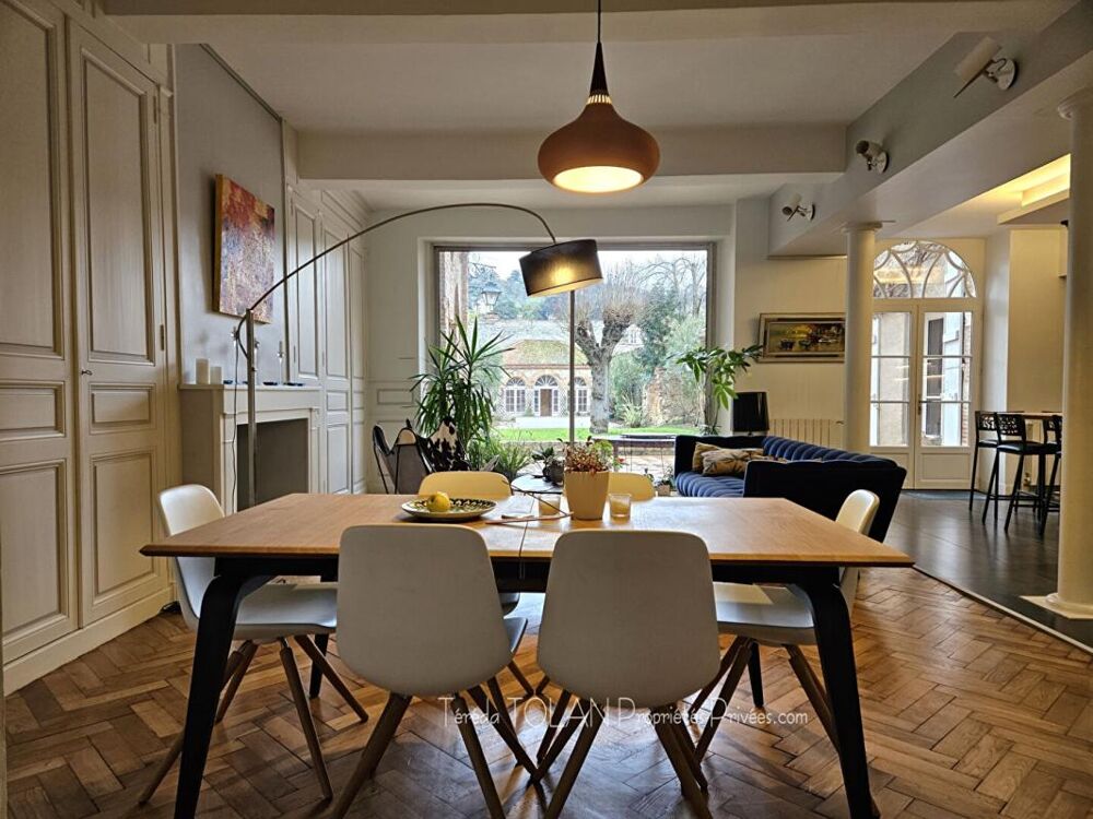 AGEN COEUR HISTORIQUE : MAISON BOURGEOISE 10 PIECES - 380 M² - PARC - PISCINE - DOUBLE GARAGE