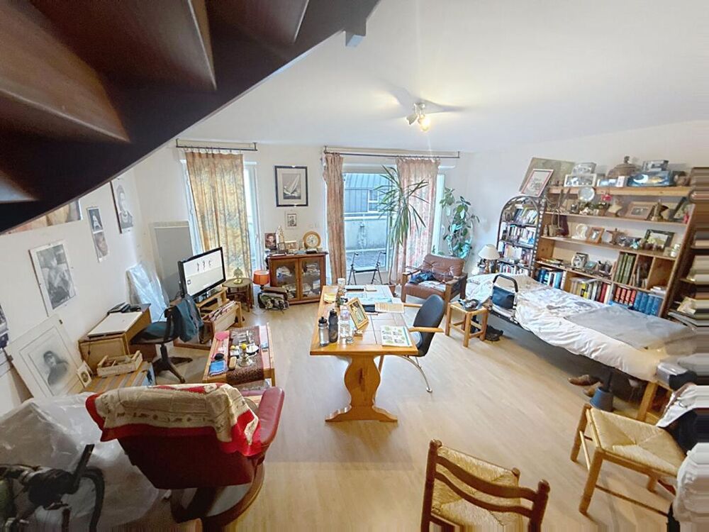 SURZUR Appartement T3 en DUPLEX de 67,70 m2, lumineux. À pied du bourg