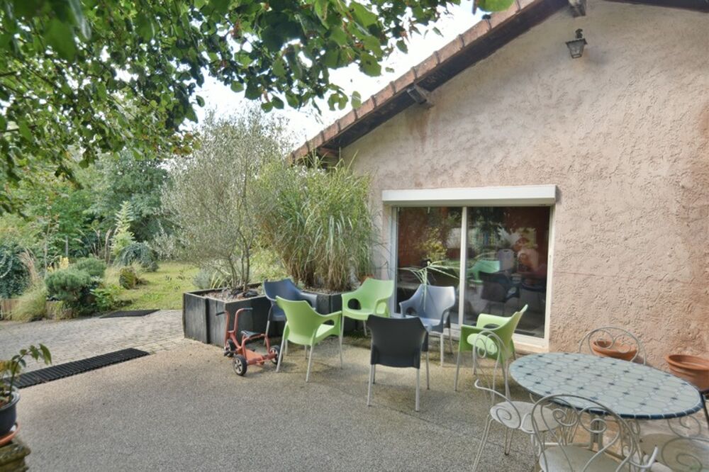 proche Chauffailles - Maison pierre - 7 piéces dont 4 chambres- 137m²