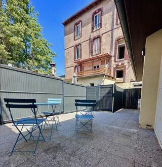  Immeuble à vendre 15 + pièces 673 m²