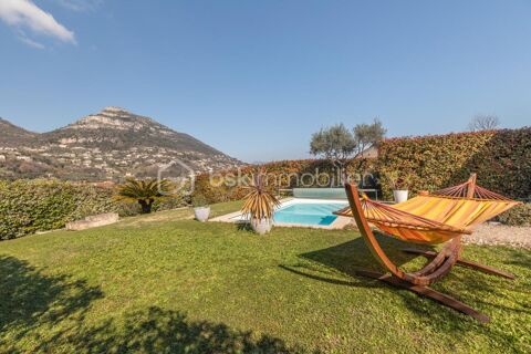   VILLA FAMILIALE  SAINT-JEANNET AVEC PISCINE ET VUE PANORAMIQUE Villa - 5 pice(s) - 134 m