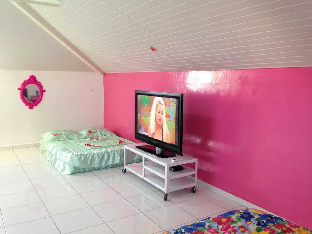 EN EXCLUSIVITE - A VENDRE  GRANDE MAISON FAMILIALE AVEC FORT POTENTIEL LOCATIF - QUARTIER RECHERCHE SAINTE ANNE