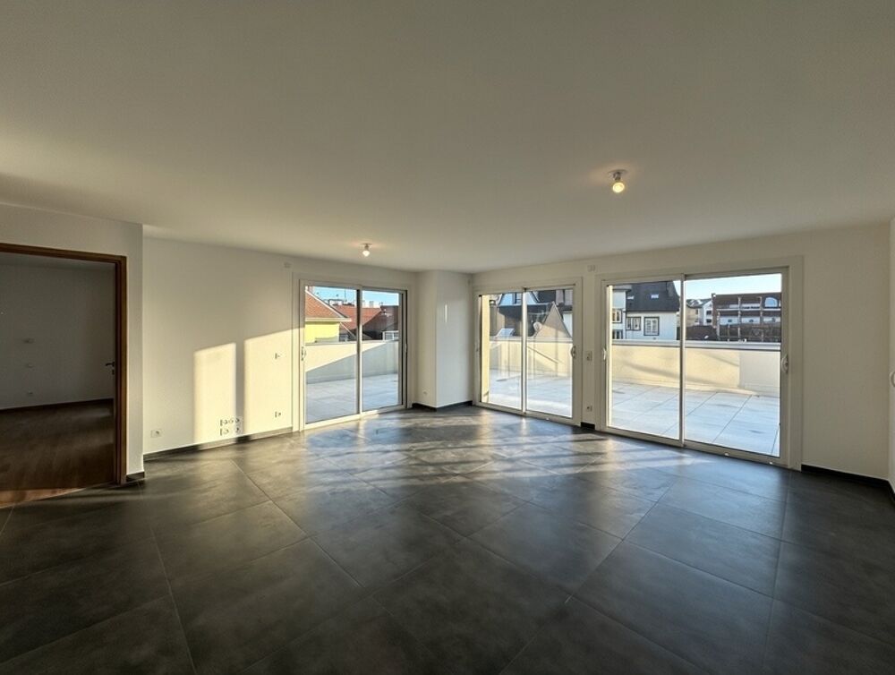 À vendre  Appartement T4 en attique de 100,20 m² avec vaste terrasse de 125,90 m² à La Roche-sur-Foron (74)