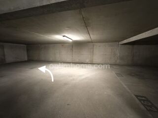  Parking / Garage � vendre 12 m� Lyon 8eme arrondissement