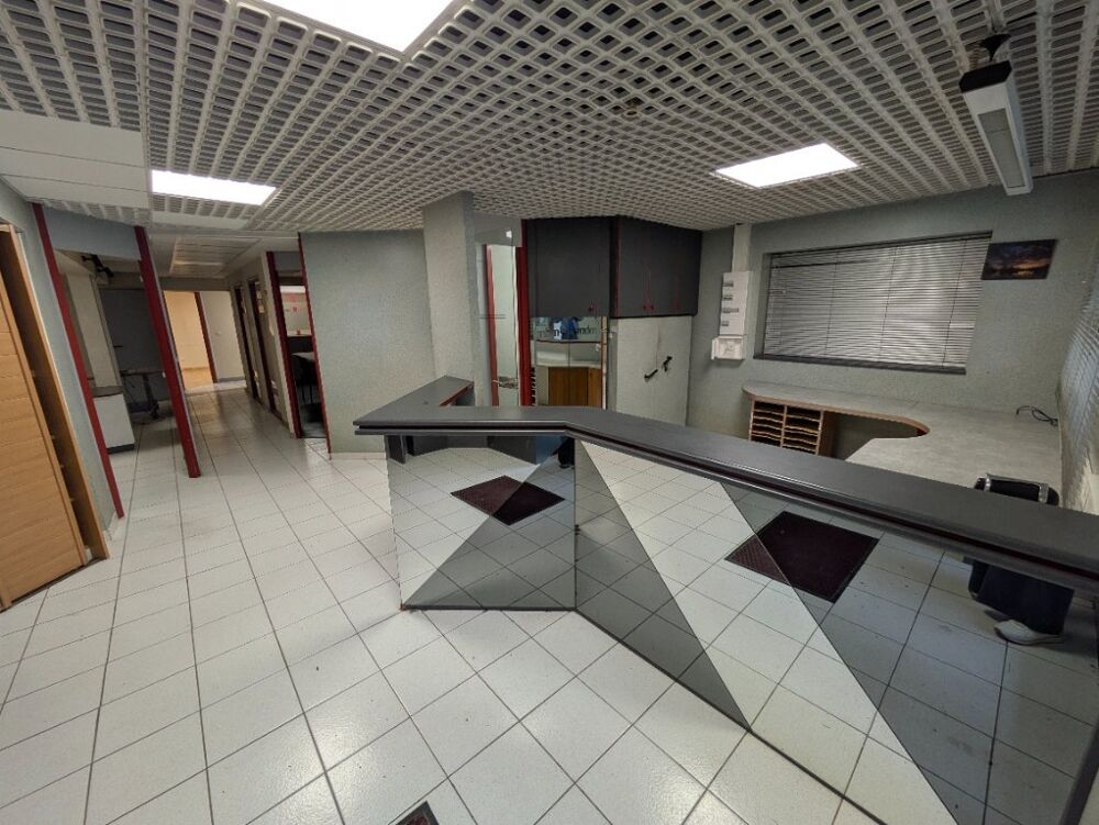  A LOUER - BATIMENT D'ACTIVITE Besancon