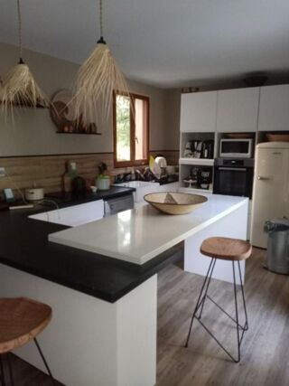Vente Maison Voeuil et Giget. Maison 130 m² avec terrain et piscine Voeuil et giget