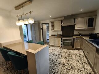  Maison � vendre 8 pi�ces 240 m�