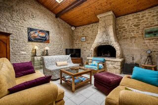 Vente Chalet Maison de 5 pièces de 160 m² et Chalet  à Chenac-Saint-Seurin Chenac saint seurin d uzet