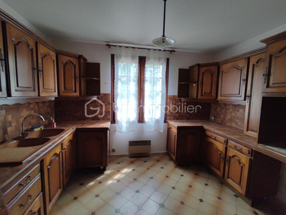 Maison de 113 m² sur sous sol et grenier aménageable sur 445 m² de parcelle