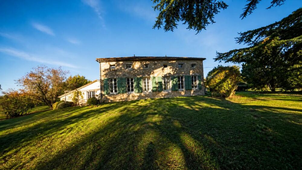 Vente Maison Maison de 7 pièces de 256 m² à Cancon Cancon